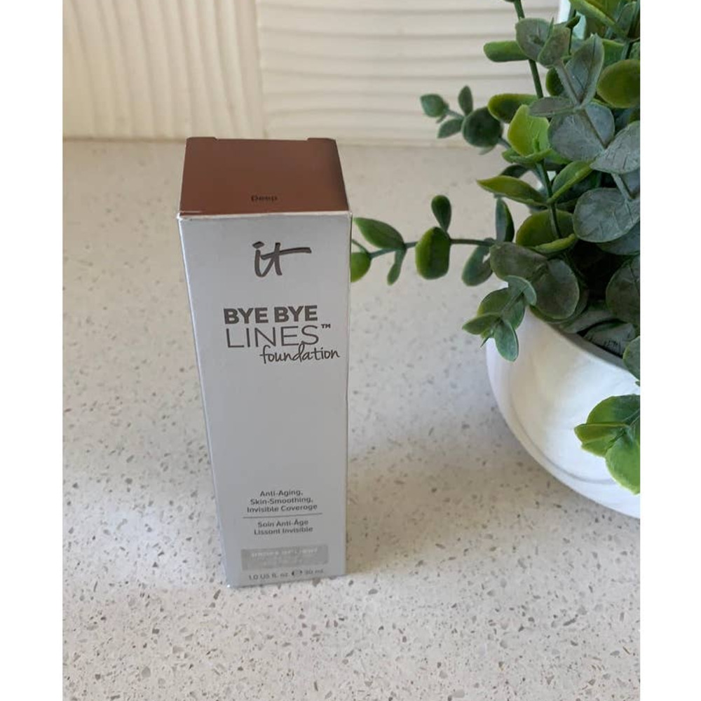 NWT It Cosmetics Bye Bye Lines Foundation in Deep 1 fl. oz